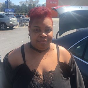 Meet your Posher, Janara